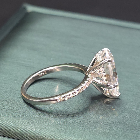 ✨ 4ct Pear-Cut Moissanite Diamond Ring – Size 6 | S925 Silver | Hidden Halo Det - Picture 2 of 3